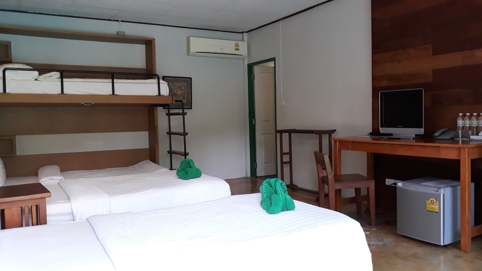 The Stage-Koh Chang Luaran gambar